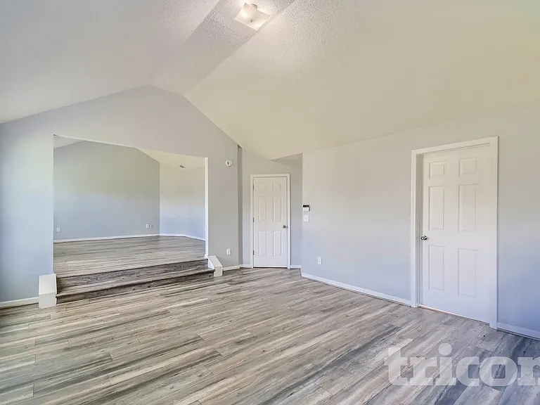 904 Ambeau Cir — Photo 11