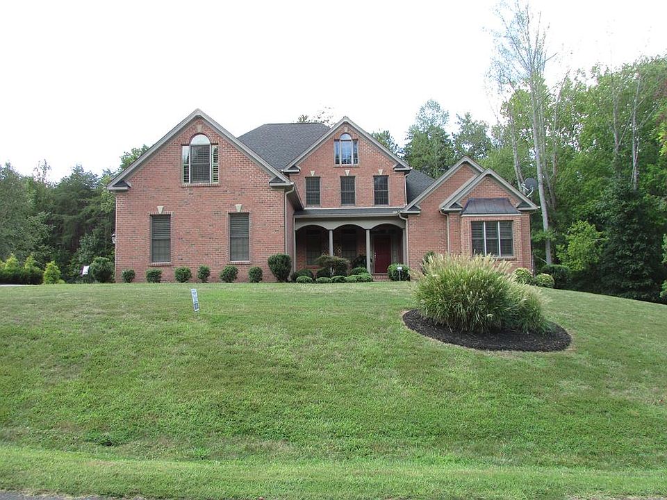 1st image of 130 Hemlock Dr