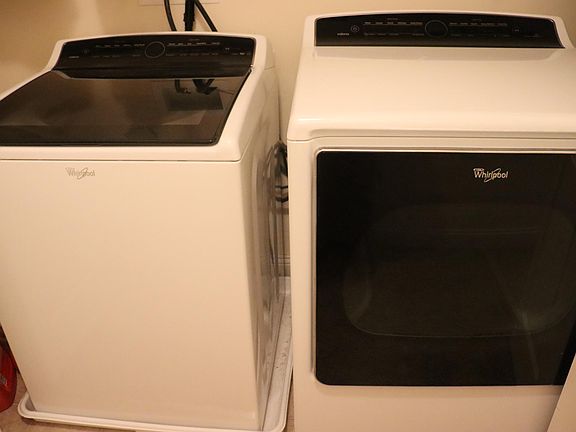 Washer and Dryer on 2nd Floor.