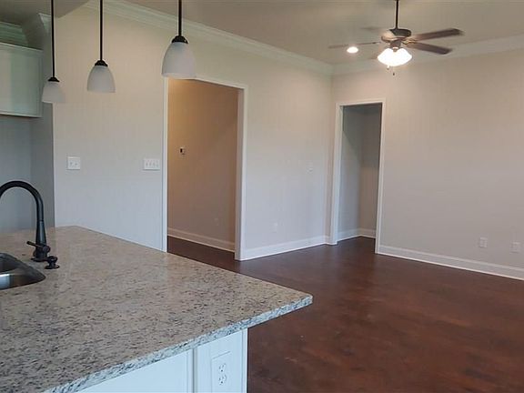 5th image of 144 Elledge Farm Dr