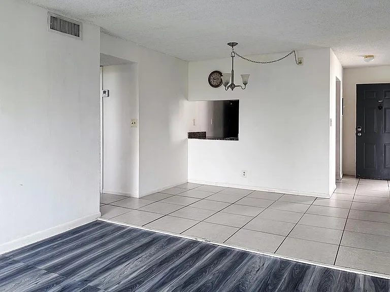 1900 N Congress Ave #407 — Photo 4