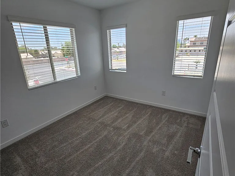 2112 Abraham Ave — Photo 34