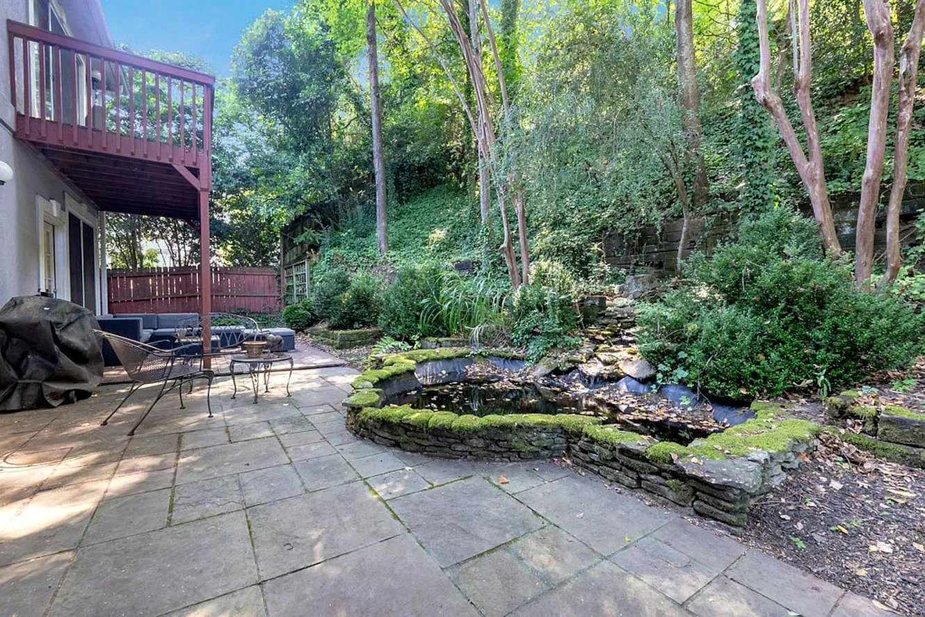 3 bed, 4500 sqft, $7,900 — Photo 3