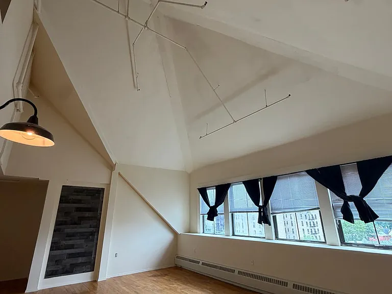 162 McLean Ave — Photo 7