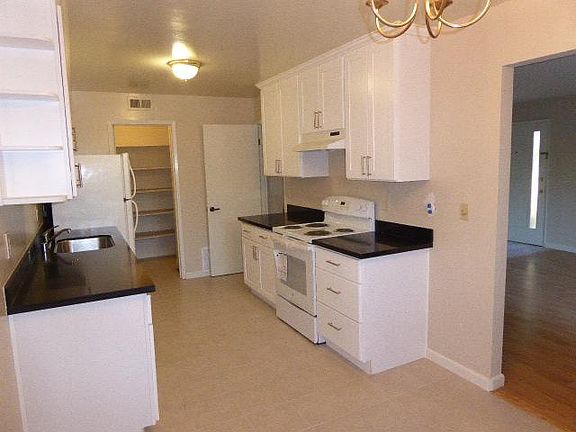 5th image of 976 Ponderosa Ave #A