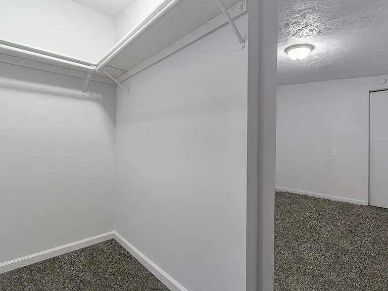 371 E Pace Ave — Photo 11