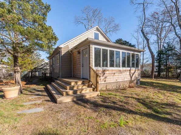 45 Washington Ave, Riverhead, NY 11901