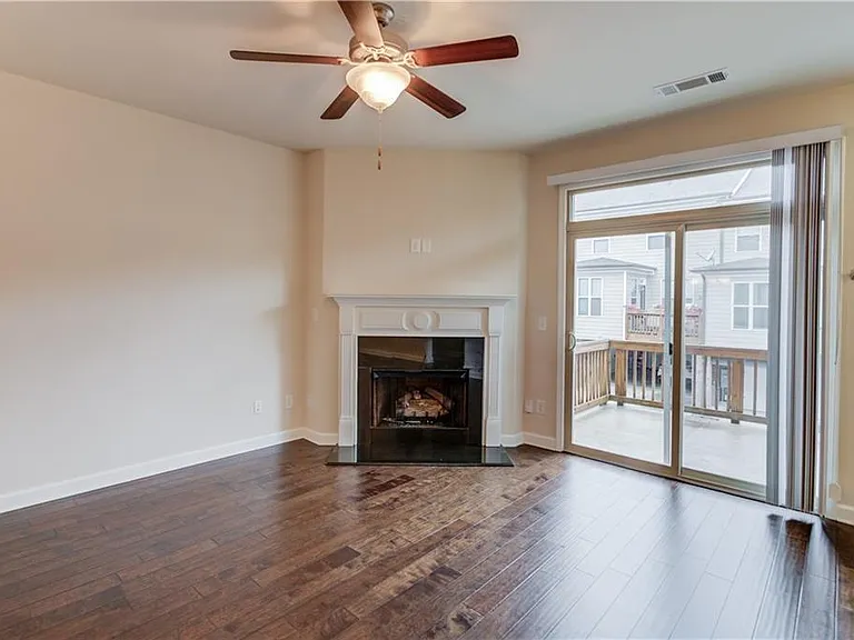 4258 Tacoma Trce — Photo 5