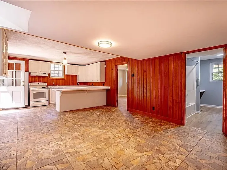 3230 Kinnamon Rd — Photo 40