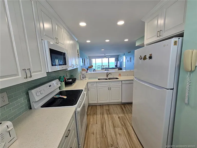 10600 S Ocean Dr #709 — Photo 14