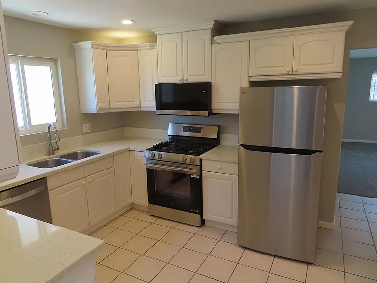 4912 Tyler St — Photo 7