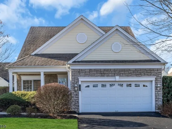 154 Stone Manor Dr, Franklin Twp., NJ 08873