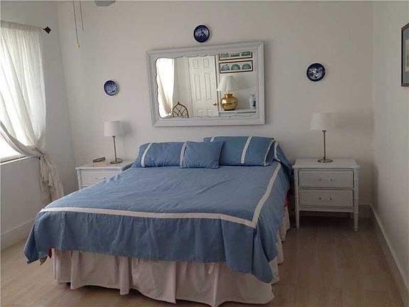 3rd image of 10076 E Bay Harbor Dr #76B