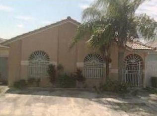 2632 W 70th St, Hialeah, FL 33016