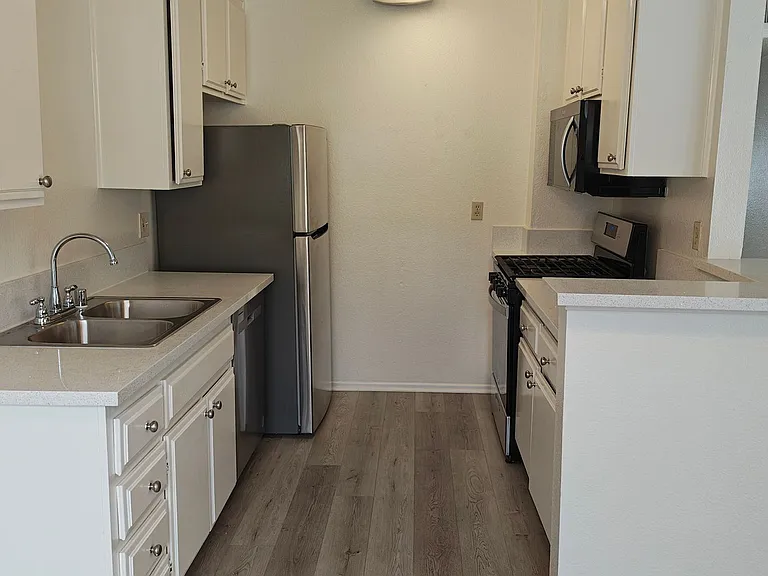 Villa Monaco Apartments — Photo 27