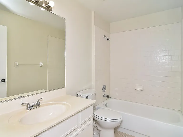 22457 Middletown Dr — Photo 13