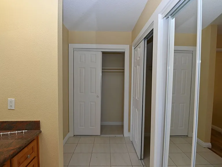 398 Roan St — Photo 28