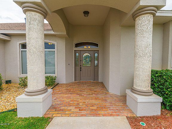 3rd image of 965 Starling Way