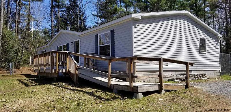 3rd image of 139 PINE TREE Way