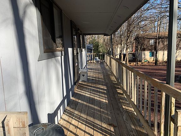 5th image of 207 Eliot Ln