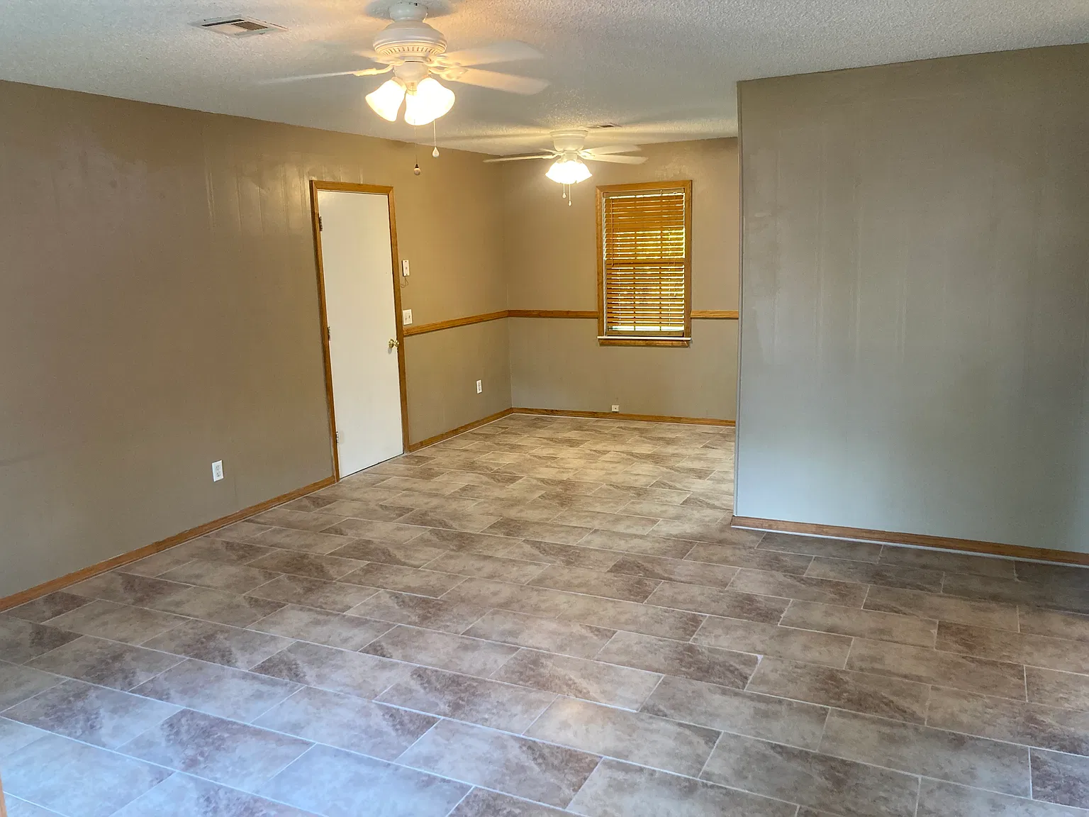 3 bed, 1.5 bath, 1032 sqft, $1,300 — Photo 4