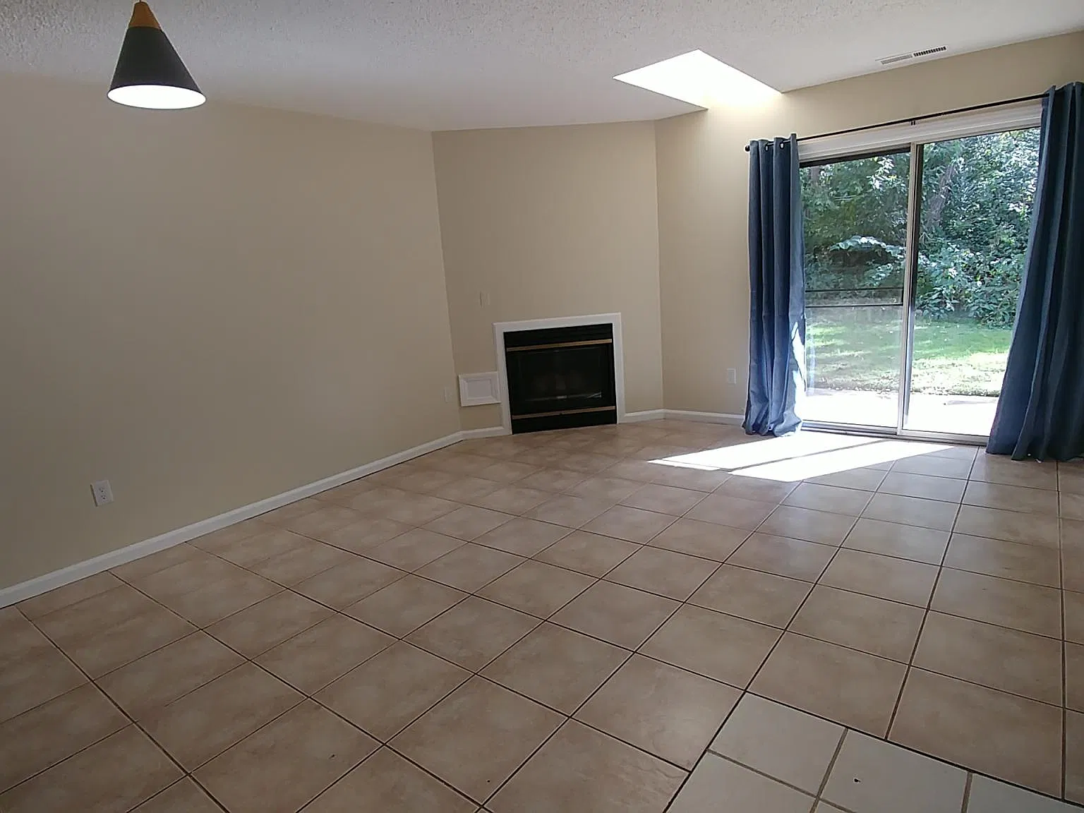 11 Long St — Photo 2