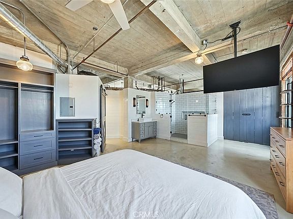 5th image of 100 W 5th St Unit 7E