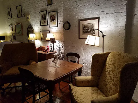 Rented by Chartwell Manhattan Realty | media 2