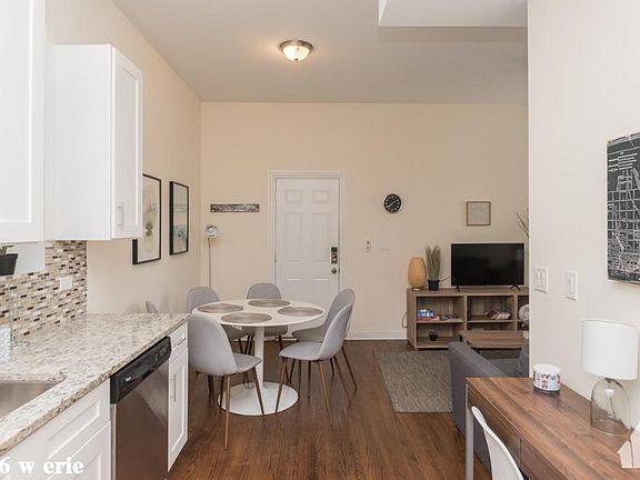 5th image of 1656 W Erie St #518