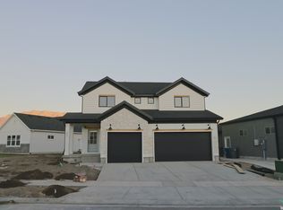 257 S Chardonnay Cir, Vineyard, UT 84059