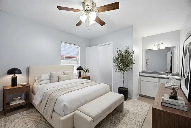 2 bed, 1.0 bath, 750 sqft, $1,100 — Photo 3