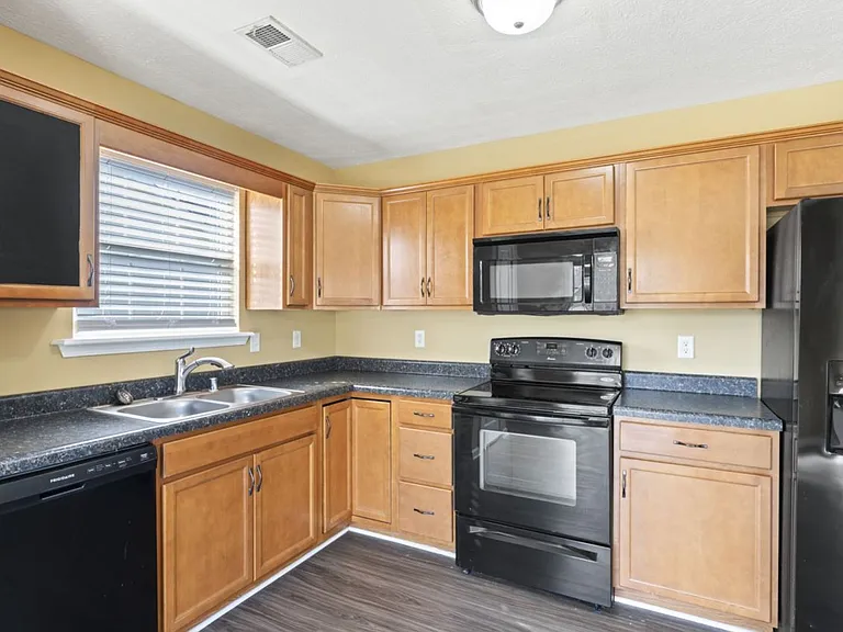 166 Boulders Ct — Photo 11
