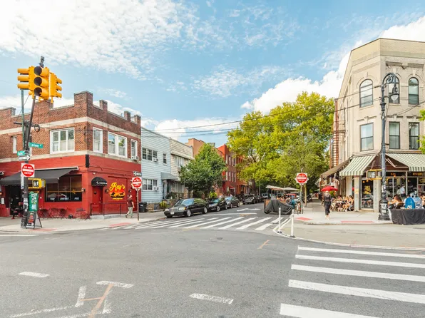 909 Lorimer Street image 9 of 15