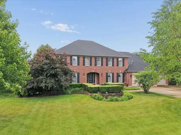 740 Fairway Ln, Sycamore, IL 60178