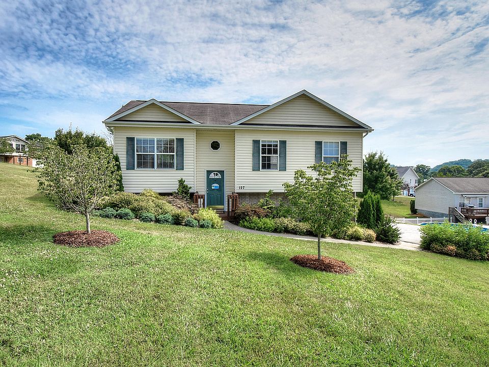 1st image of 127 Pine Hill Dr