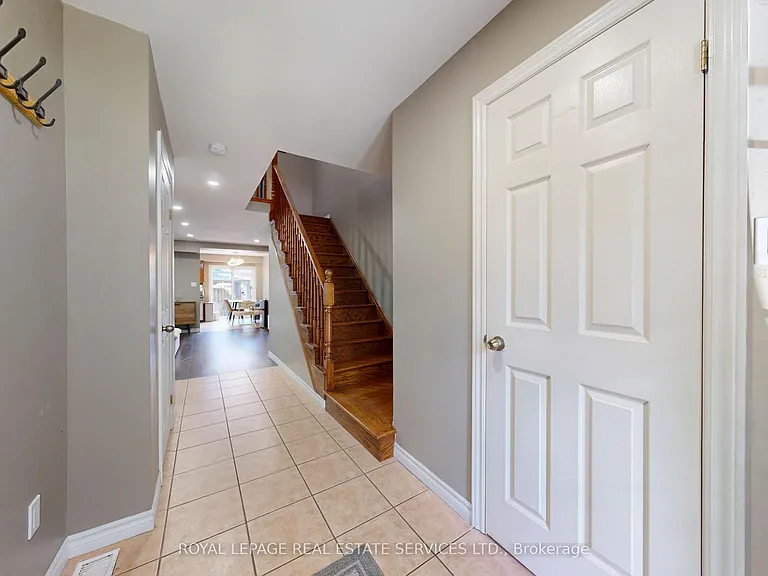 65 Morwick Dr — Photo 5