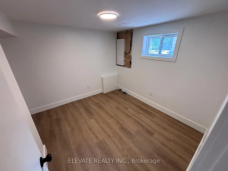 12 Rotherham Ave #LOWER — Photo 6