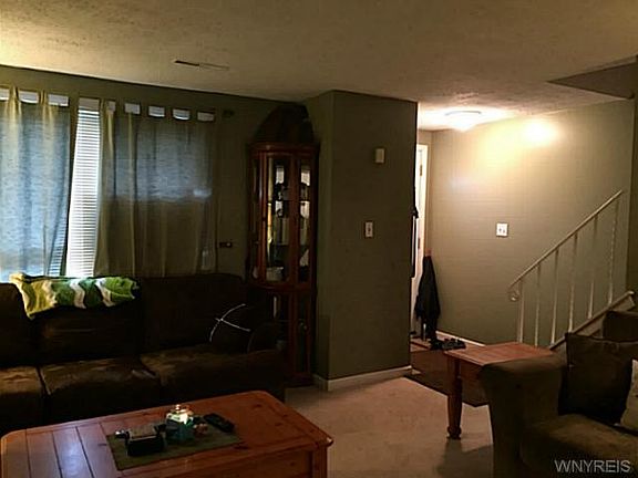 3rd image of 17 Parkview Ct
