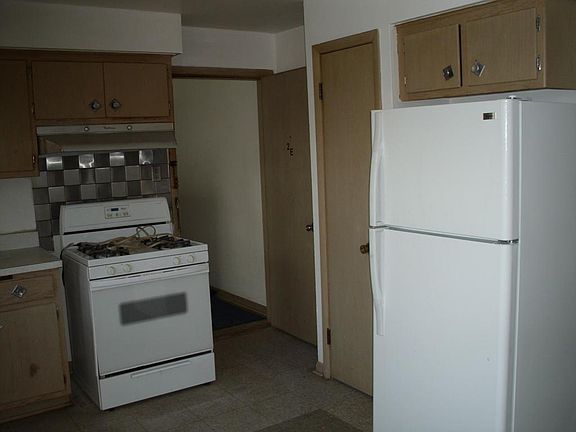 3rd image of 12601 S Wood St APT 1W