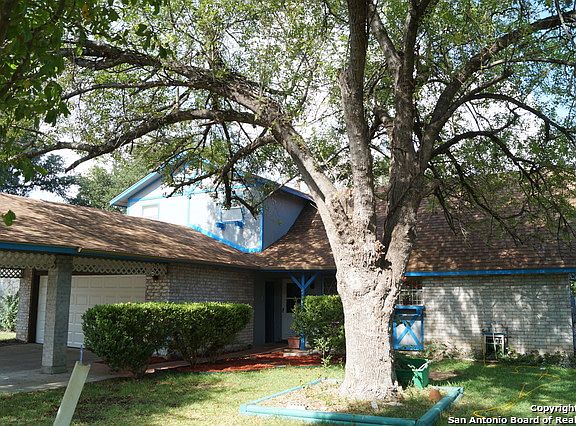 3rd image of 2406 Town Gate Dr