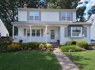 17 Dixie Ave, Hawthorne, NJ 07506