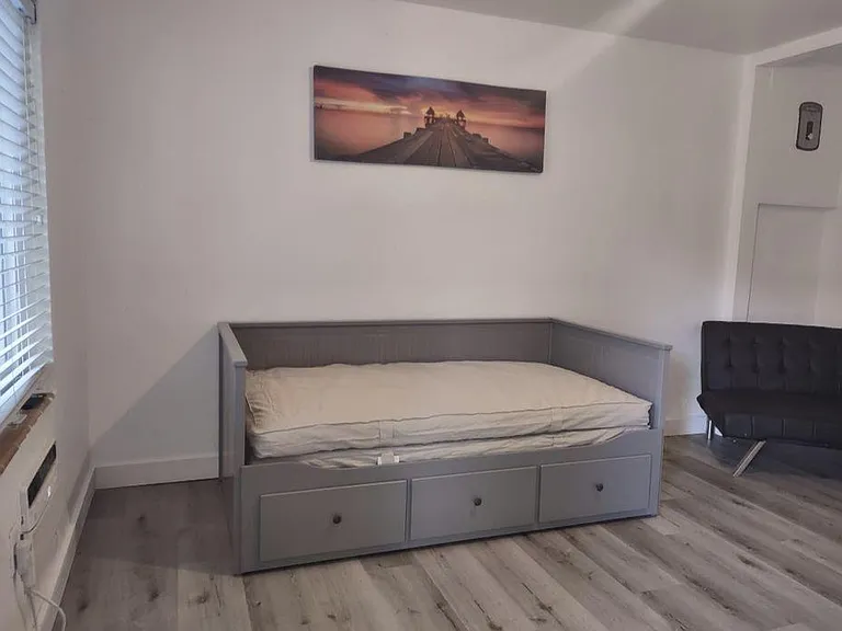 635 SW 16th Ave #3 — Photo 5