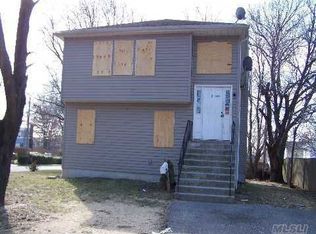 23 Ronek Dr, Amityville, NY 11701