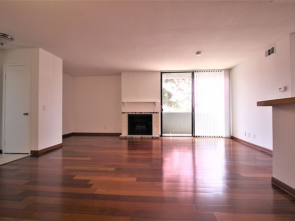 2nd image of 4844 Riverton Ave #101
