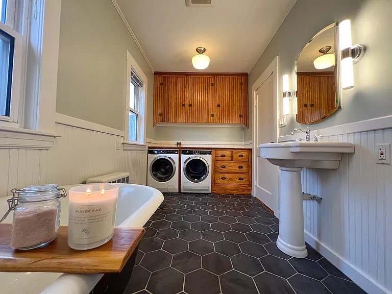 21 Madison St #2 — Photo 2