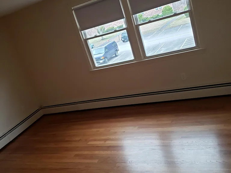 2 Greenleaf Dr #2C — Photo 5