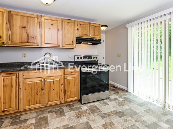 5th image of 1200 Primrose Dr