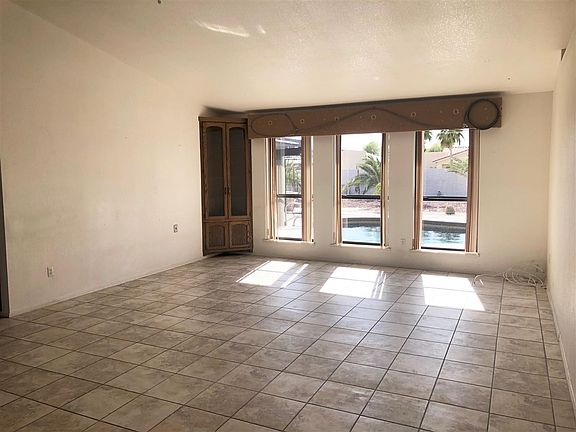 3rd image of 11856 S Ironwood Dr