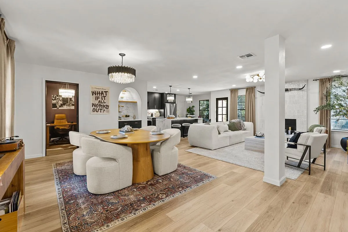4 bed, 2.5 bath, 2806 sqft, $3,200 — Photo 3