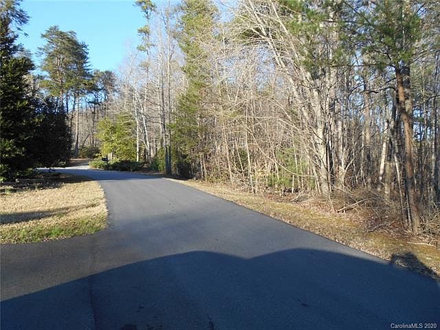 1st image of 00 Fox Briar Dr #16